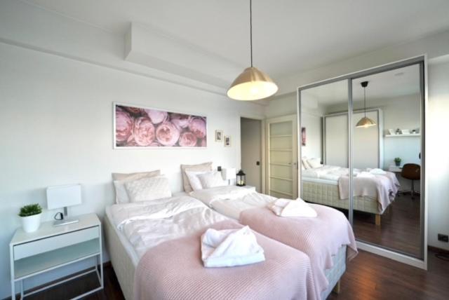 Cozy And Bright 2-Bedroom Apartment Washer And Dryer, King Size Bed Rovaniemi Extérieur photo